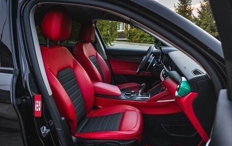 Alfa Romeo Stelvio, 2018 год, 3 600 000 рублей, 24 фотография