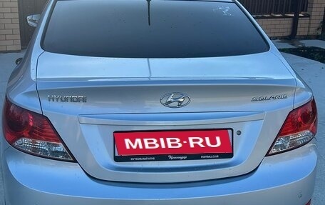 Hyundai Solaris II рестайлинг, 2013 год, 1 000 000 рублей, 3 фотография
