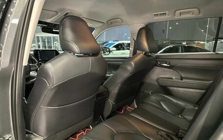 Toyota Highlander, 2021 год, 4 550 000 рублей, 8 фотография
