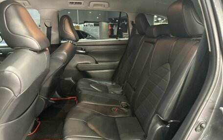 Toyota Highlander, 2021 год, 4 550 000 рублей, 7 фотография