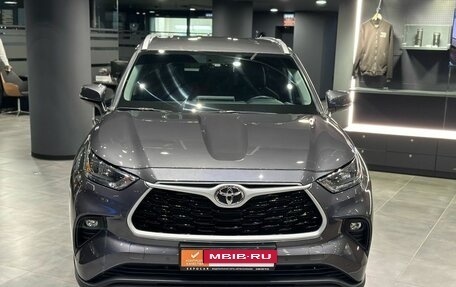 Toyota Highlander, 2021 год, 4 550 000 рублей, 2 фотография