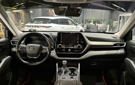 Toyota Highlander, 2021 год, 4 550 000 рублей, 16 фотография