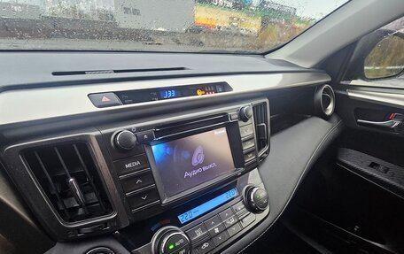 Toyota RAV4, 2013 год, 1 900 000 рублей, 24 фотография
