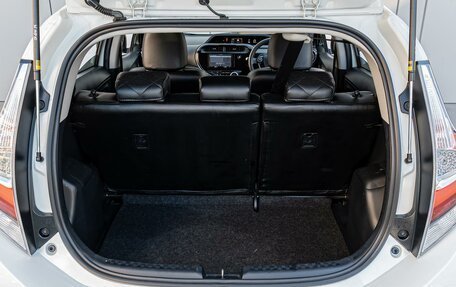 Toyota Aqua I, 2018 год, 1 250 000 рублей, 20 фотография