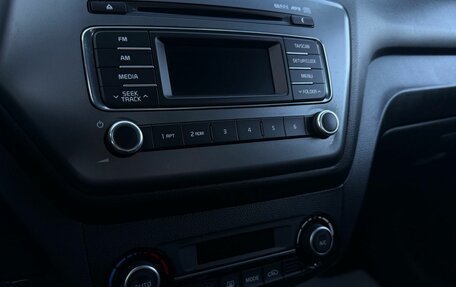 KIA Rio III рестайлинг, 2015 год, 999 000 рублей, 17 фотография