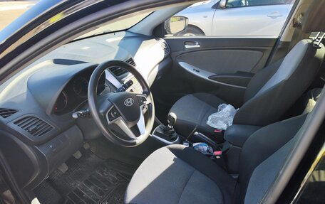 Hyundai Solaris II рестайлинг, 2013 год, 920 000 рублей, 6 фотография