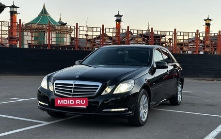 Mercedes-Benz E-Класс, 2011 год, 1 950 000 рублей, 2 фотография