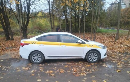 Hyundai Solaris II рестайлинг, 2018 год, 650 000 рублей, 4 фотография