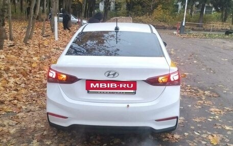 Hyundai Solaris II рестайлинг, 2018 год, 650 000 рублей, 3 фотография
