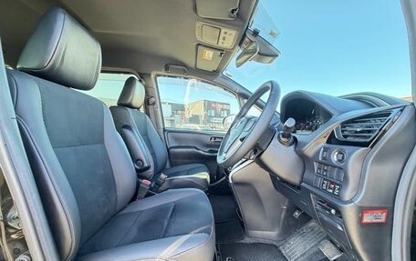 Toyota Voxy III, 2021 год, 1 988 000 рублей, 10 фотография