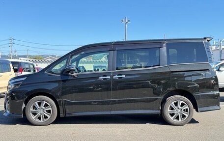 Toyota Voxy III, 2021 год, 1 988 000 рублей, 6 фотография