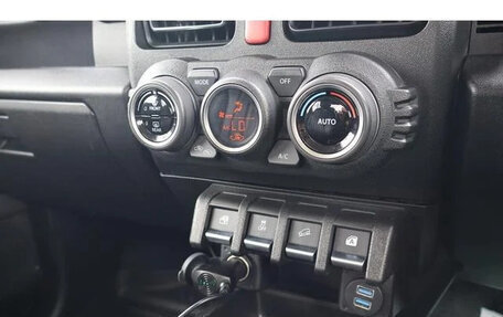 Suzuki Jimny, 2023 год, 1 788 000 рублей, 19 фотография