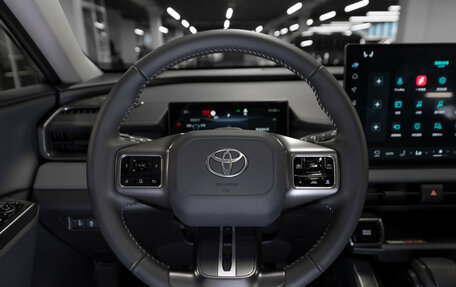Toyota RAV4, 2026 год, 4 400 000 рублей, 16 фотография