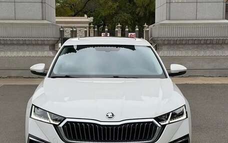 Skoda Octavia IV, 2022 год, 1 870 000 рублей, 2 фотография