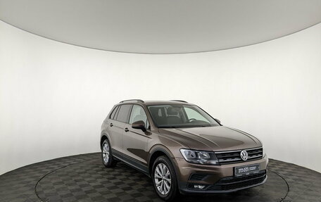 Volkswagen Tiguan II, 2018 год, 2 350 000 рублей, 3 фотография