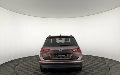 Volkswagen Tiguan II, 2018 год, 2 350 000 рублей, 6 фотография
