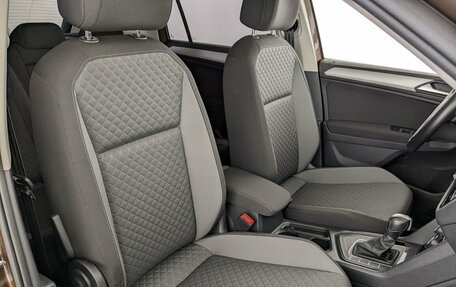 Volkswagen Tiguan II, 2018 год, 2 350 000 рублей, 23 фотография