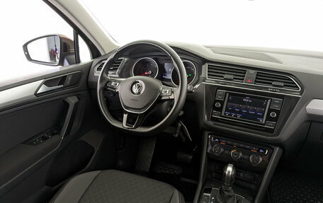 Volkswagen Tiguan II, 2018 год, 2 350 000 рублей, 25 фотография