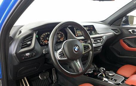 BMW 1 серия, 2019 год, 3 500 000 рублей, 26 фотография