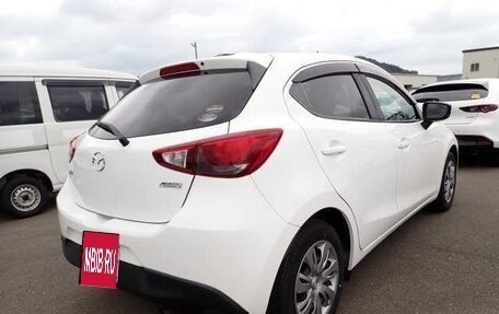 Mazda Demio IV, 2017 год, 800 000 рублей, 2 фотография