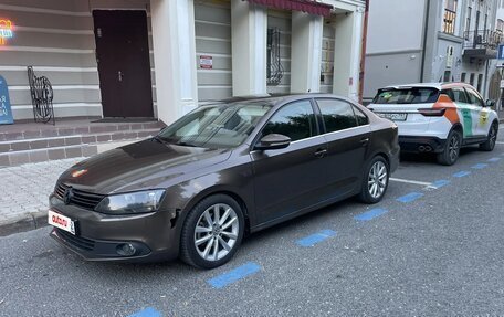 Volkswagen Jetta VI, 2012 год, 910 000 рублей, 2 фотография