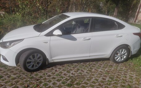 Hyundai Solaris II рестайлинг, 2019 год, 620 000 рублей, 1 фотография