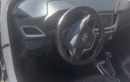 Hyundai Solaris II рестайлинг, 2019 год, 620 000 рублей, 4 фотография
