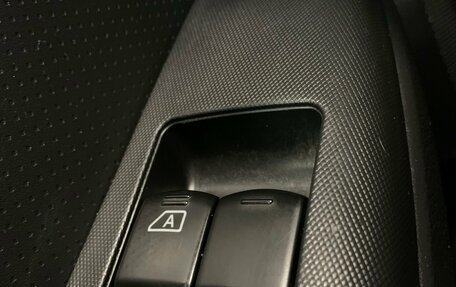 Nissan Note II рестайлинг, 2007 год, 390 000 рублей, 27 фотография
