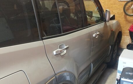 Mitsubishi Pajero III рестайлинг, 2001 год, 389 000 рублей, 2 фотография