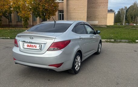 Hyundai Solaris II рестайлинг, 2015 год, 690 000 рублей, 5 фотография