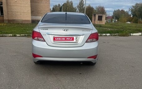 Hyundai Solaris II рестайлинг, 2015 год, 690 000 рублей, 4 фотография
