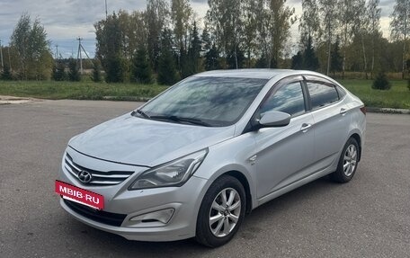Hyundai Solaris II рестайлинг, 2015 год, 690 000 рублей, 3 фотография