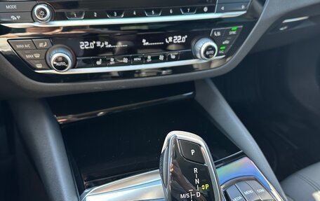 BMW 5 серия, 2018 год, 3 700 000 рублей, 11 фотография