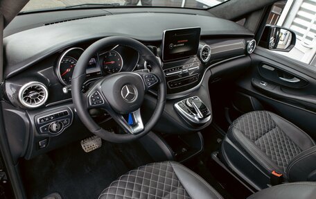 Mercedes-Benz V-Класс, 2016 год, 3 595 000 рублей, 15 фотография