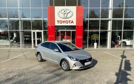 Hyundai Solaris II рестайлинг, 2021 год, 1 700 000 рублей, 3 фотография