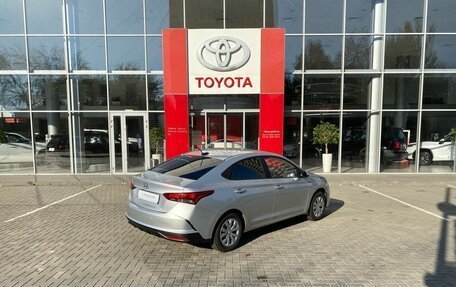 Hyundai Solaris II рестайлинг, 2021 год, 1 700 000 рублей, 5 фотография