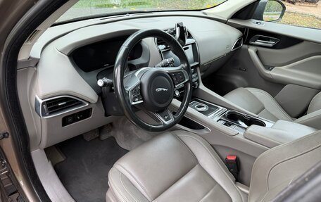 Jaguar F-Pace, 2016 год, 2 950 000 рублей, 3 фотография