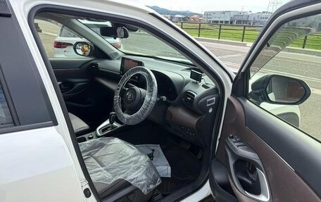 Toyota Yaris Cross, 2023 год, 1 470 000 рублей, 8 фотография