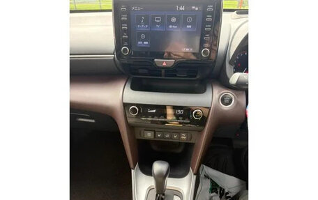 Toyota Yaris Cross, 2023 год, 1 470 000 рублей, 10 фотография