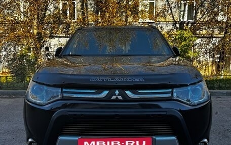 Mitsubishi Outlander III рестайлинг 3, 2012 год, 1 390 000 рублей, 2 фотография