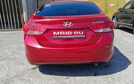 Hyundai Elantra V, 2011 год, 850 000 рублей, 6 фотография