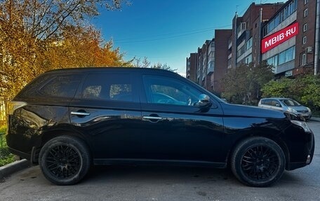 Mitsubishi Outlander III рестайлинг 3, 2012 год, 1 390 000 рублей, 4 фотография
