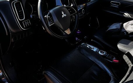 Mitsubishi Outlander III рестайлинг 3, 2012 год, 1 390 000 рублей, 13 фотография