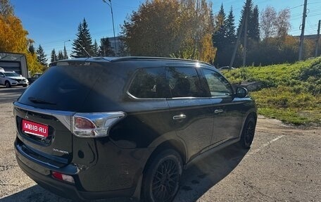 Mitsubishi Outlander III рестайлинг 3, 2012 год, 1 390 000 рублей, 10 фотография