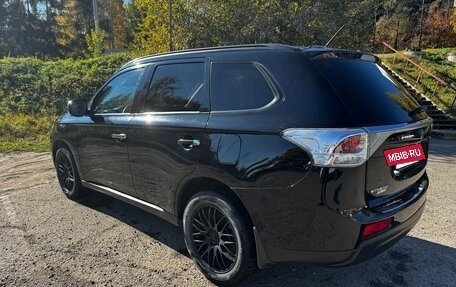 Mitsubishi Outlander III рестайлинг 3, 2012 год, 1 390 000 рублей, 9 фотография