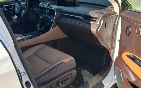 Lexus RX IV рестайлинг, 2018 год, 4 050 000 рублей, 15 фотография