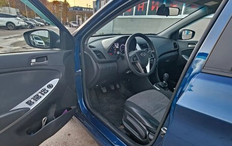 Hyundai Solaris II рестайлинг, 2015 год, 950 000 рублей, 3 фотография