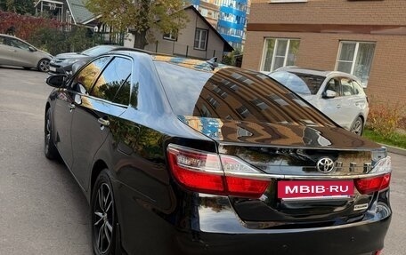 Toyota Camry, 2017 год, 1 720 000 рублей, 4 фотография