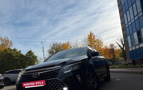 Toyota Camry, 2017 год, 1 720 000 рублей, 6 фотография