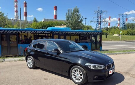 BMW 1 серия, 2019 год, 1 950 000 рублей, 3 фотография